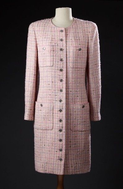 CHANEL Boutique par Karl LAGERFELD MANTEAU 9/10 en tweed fantaisie de laine mélangée...