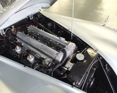 1951 - JAGUAR XK 120 ROADSTER La présentation de la nouvelle Jaguar XK aura un retentissement...
