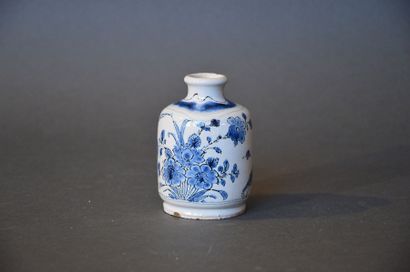 QADJAR Petit vase bouteille en céramique à décor de fleurs et oiseaux bleu blanc...