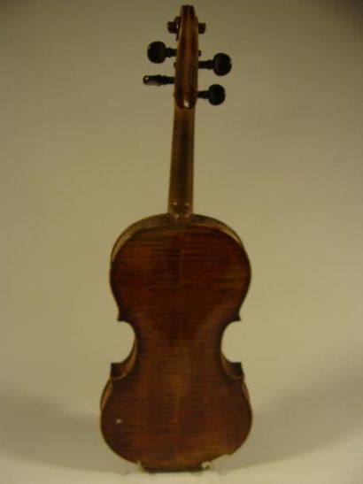 null Interressant violon portant étiquete "Degani, 1895" 355 mm joint du fond décollé,...