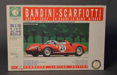 FERRARI 250P 
Bandini-Scarfiotti N° 21,vainqueur du Mans 1963 par RETROTOYS. 
Echelle...