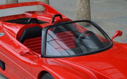 null Mini Ferrari 
représentant une F50 thermique pour enfants. Exceptionnelle reproduction...