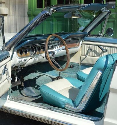 1965 - FORD Mustang Convertible 
C'est le 17 avril 1964 que Ford, alors second constructeur...