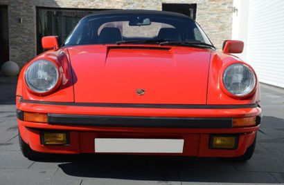 1989 - PORSCHE 911 3,2L SPEEDSTER
Présenté au salon de Francfort 1987, le Speedster...
