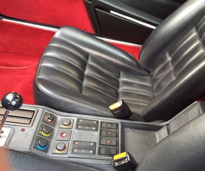 1988 - FERRARI 328 GTB
Dans la série des berlinettes à moteur central arrière, la...