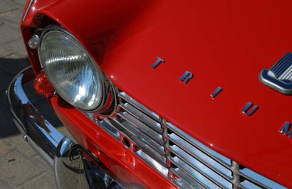 1964 - TRIUMPH GTR4 DOVÉ
A la fin des années 1950 pour renouveler sa gamme de roadsters...