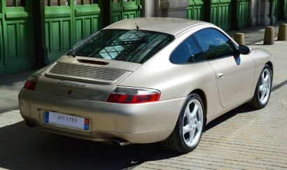 1999 - PORSCHE 996 CARRERA 4 
Après le succès légitime de la 911 type 993, Porsche...
