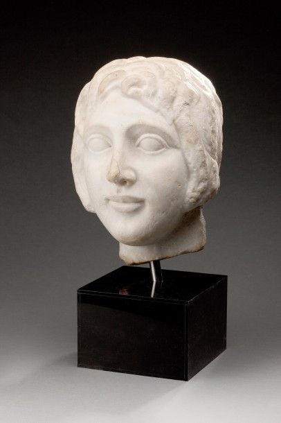 null Tête en marbre représentant une tête d'homme
Sur un socle
Travail romain du...
