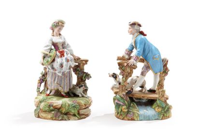 MEISSEN 
Deux groupes en porcelaine représentant une bergère et un homme galant
XIXème...
