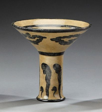 Fernand RUMEBE (1875-1952) Vase soliflore évasé en grès emaillé beige, noir et bleu...