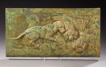 ALEXANDRE BIGOT (1862-1927) Plaque rectangulaire en grès émaillé vert nuancé à décor...