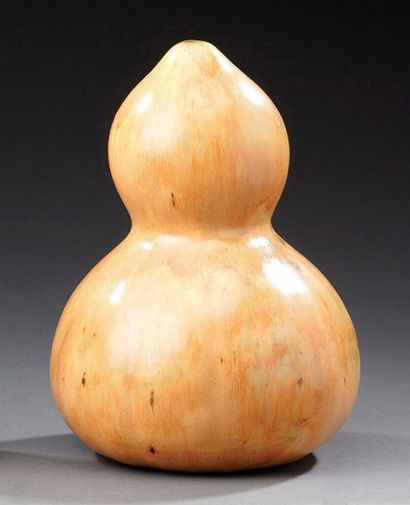 JOSEPH MOUGIN (1876-1961) et PIERRE MOUGIN (1879-1955) Vase coloquinte en grès émaillé...