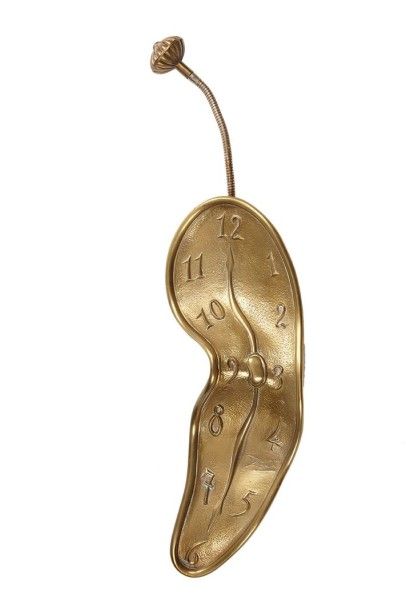 Salvador DALI (1904-1989) La montre molle. Sculpture en bronze doré. Signée. H: 56...
