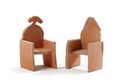 Ugo Marano (1943-2011) Paire de sièges "Femmes" en argile brute, provenant de l'atelier...