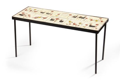 Olivier PETIT (XX) Table basse rectangulaire, plateau composé de 10 carreaux à décor...
