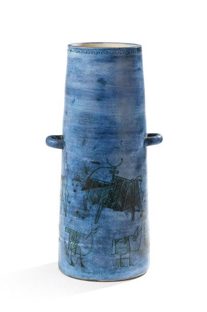 JACQUES BLIN (1920-1995) Grand vase en émail bleu nuageux à décor scarifié d'oiseaux...