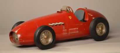 TOSCHI Modèle réduit de la Ferrari 500 F2
En aluminuim rouge
Pièce exceptionnelle
Longueur:...