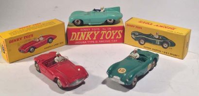 null Lot de 3 DINKY TOYS comprenant une MASERATI SPORT 2000 ref 22A, une ASTON MARTIN...