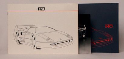 null Lot de 2 catalogues de présentation de la Ferrari
F40, comprenant:
Un catalogue...