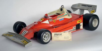 TOSCHI Modèle réduit de la Ferrari 312
T2 par Niki Lauda N°11, à l'échelle 1/6ème
Bouteilles...