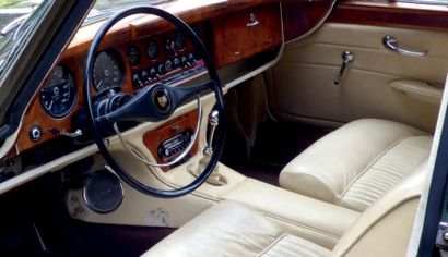 1964 - JAGUAR MK X 3.8L «La vision du grand luxe automobile selon Jaguar»
Marque:...