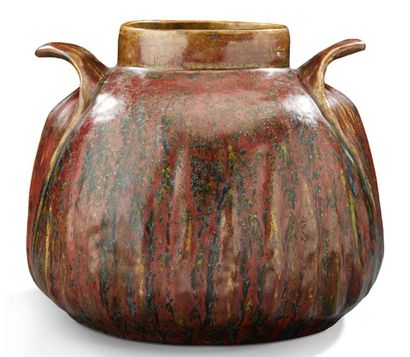 PIERRE ADRIEN DALPAYRAT (1844-1910) Superbe vase en grès émaillé sang de boeuf à...