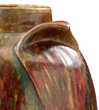 PIERRE ADRIEN DALPAYRAT (1844-1910) Superbe vase en grès émaillé sang de boeuf à...