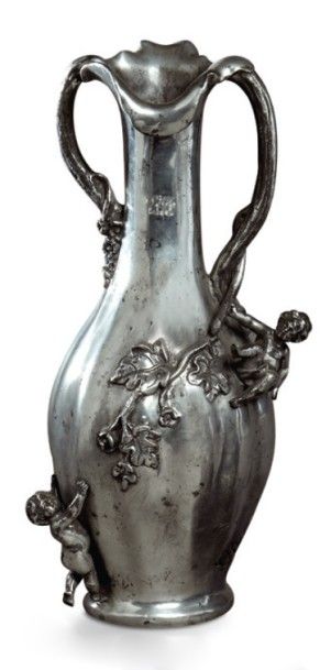 HENRI HUPPE (1855- ) Imporant vase à corps cottelé et à deux anses imitant des branches...