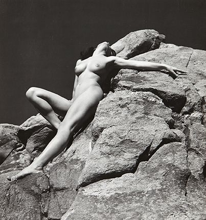 André de Dienes (1913-1985) 
Nu prenant le soleil dans les rochers, circa 1960
Tirage...