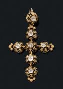 null Pendentif «croix» en or jaune 18k émaillé noir et serti de diamants de taille...