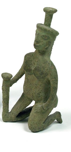 Figure anthropomorphe Bronze. H.: 11,5 cm...