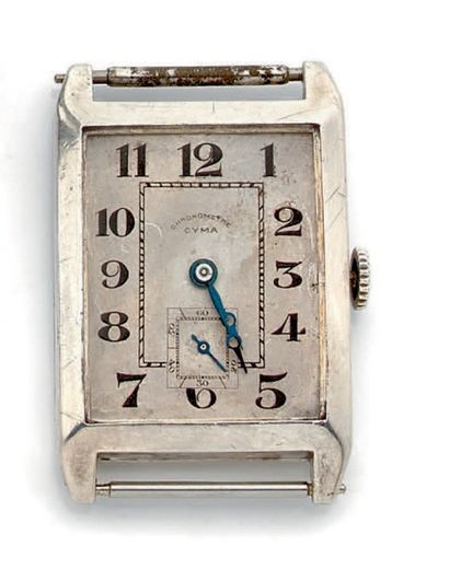CYMA Chronomètre. Vers 1940
Modèle homme rectangulaire en argent
Cadran argenté,...