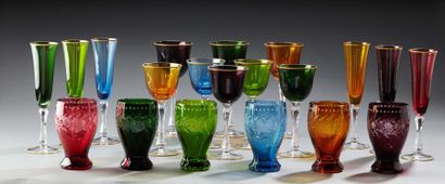 null Ensemble de 120 verres en cristal de Bohême: comprenant:
Trente-six flutes de...