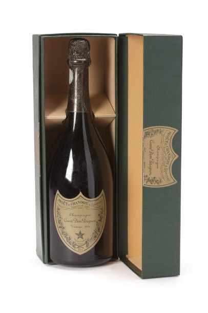 null 1 B CHAMPAGNE DOM PERIGNON (Coffret) aspect correct
Moët & Chandon
1976