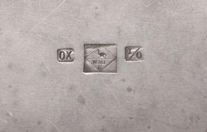 WURTTEMBERGISCHE METALLWARENFABRIK Coffret et sa clé en métal argenté à motifs géométriques...