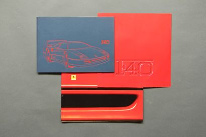 null Ferrari
Lot comprenant:
- Le catalogue de la Ferrari F40 en langue italienne
-...