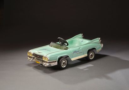 Toys Toys Voiture à pédales en plastqiue CADILLAC 1962 modèle HOLLIWOOD
Verte. Etat...