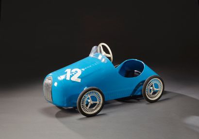 BABY RACER Voiture à pédales de type BABY COURSE en tôle bleu Bugatti
Restaurée,...