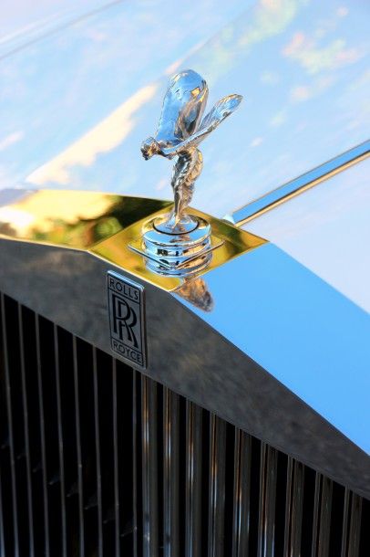 1976 - ROLLS ROYCE CORNICHE COUPÉ ex-César Comme en atteste sa plaque, cette Rolls-Royce...