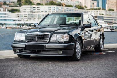 1993 - MERCEDES-BENZ 500 E W124 Immatriculée pour la première fois en 1993 en Italie,...