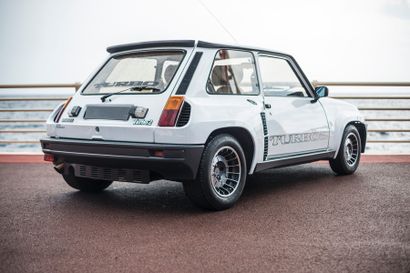 1984 - RENAULT 5 TURBO 2 La Renault R5 Turbo est dévoilée au salon de l'automobile...