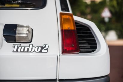 1984 - RENAULT 5 TURBO 2 La Renault R5 Turbo est dévoilée au salon de l'automobile...