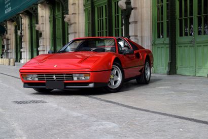 1987 - FERRARI GTS TURBO Une des caractéristiques de cette voiture est qu'elle a...