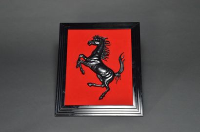 Cavallino Rampante Modèle en relief de la célèbre marque au cheval cabré fixé sur...