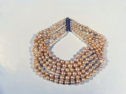 null Collier composé de 6 rangs de perles fines et de perles de culture - non testés...