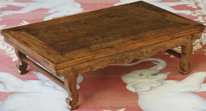 null Belle table en bois dur, de type San Wan Tui Shu Yao Kang Zhuo (pieds à trois...