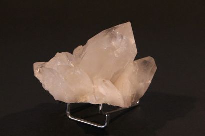 null Ensemble de cristaux de quartz du Montblanc 

H : 7; L : 11; P : 11 cm 
