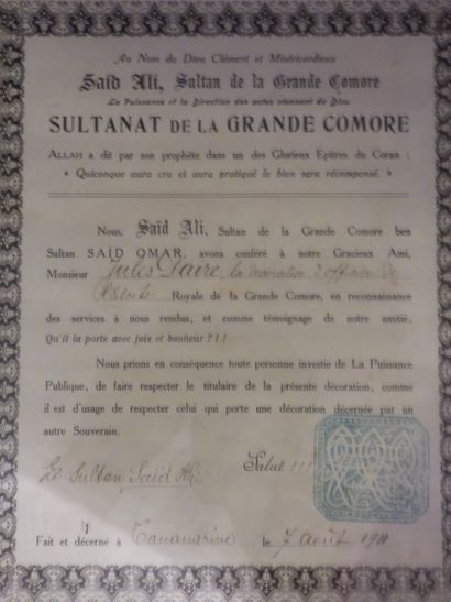 null Lot de 2 diplômes: Ordre de l'Étoile Royale de la Grande Comore, au nom de Jules...