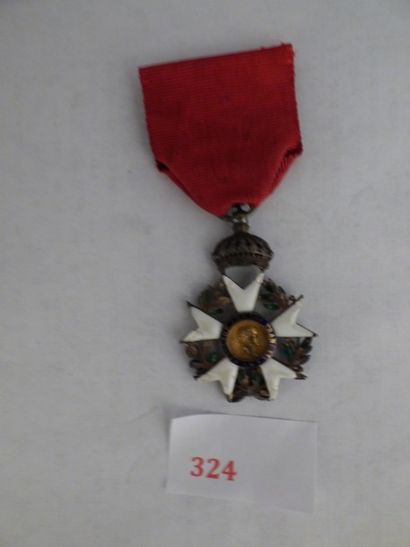 France Ordre de la Légion d'honneur Étoile de Chevalier, du 2è type, couronne soudée.
Argent,...