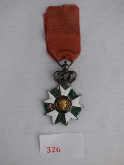 France Ordre de la Légion d'honneur Étoile de Chevalier, du 3è type.
Argent, centres...